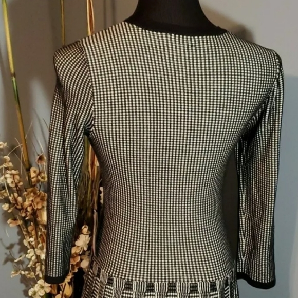 Vince Camuto Black/White plaid Sweater Dress NWT S - Picture 10 of 12